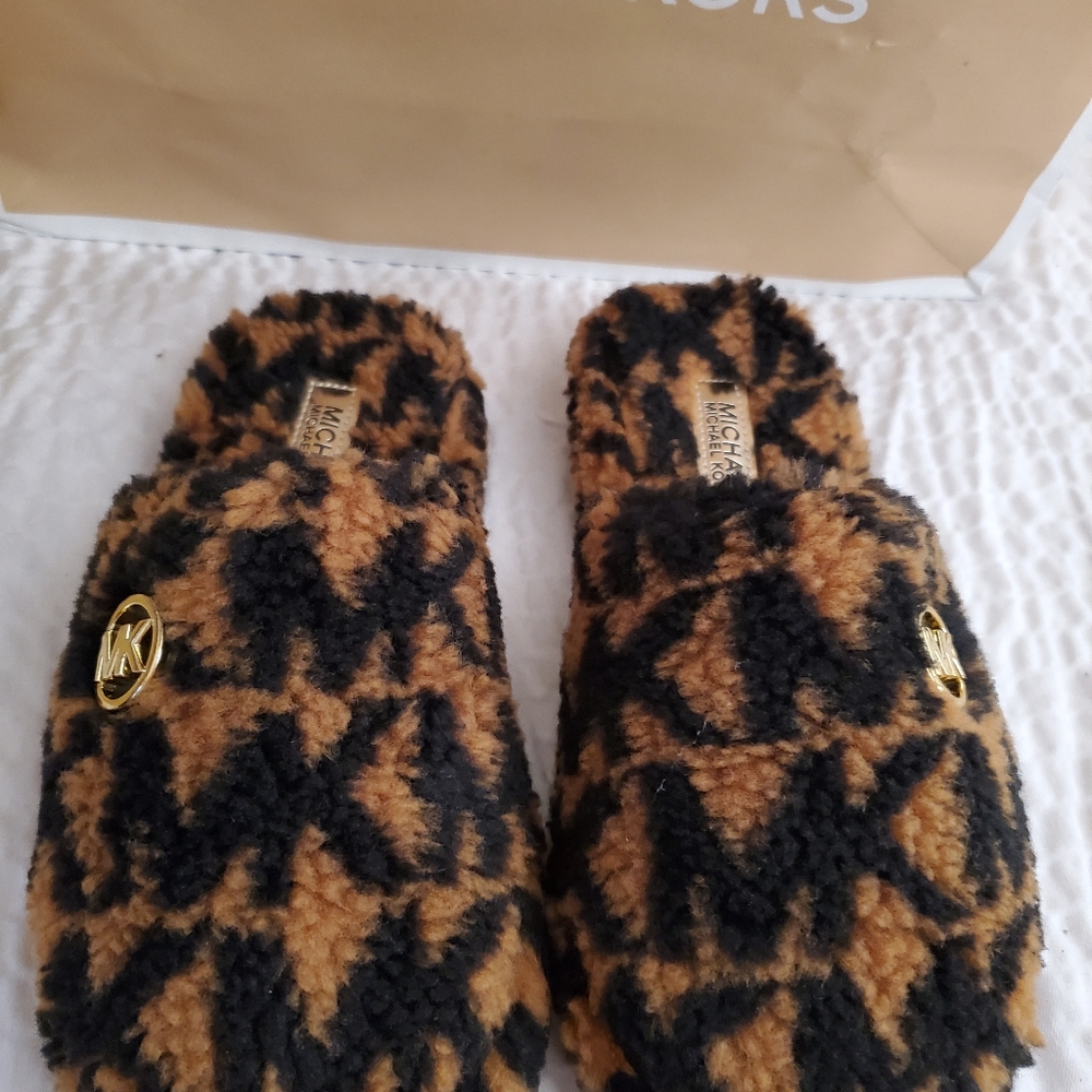 Michael Kors Womens Size 7 Alexis Faux Fur Leopard